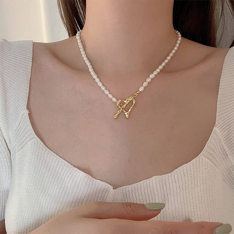 Fashionable Bahak freshwater pearl necklace
