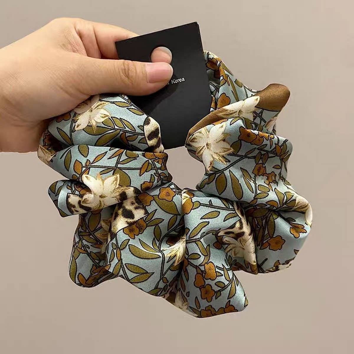 NEW RETRO GENTLE FLOWER HAIR SCRUNCHIES_CWAHA1741