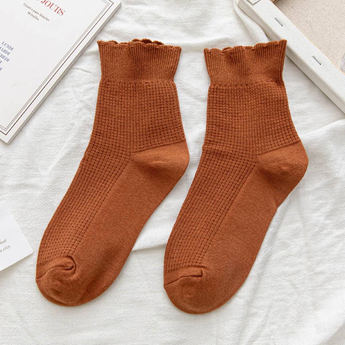 RUFFLED SOLID COLOR MID-TUBE SOCKS FOR WOMEN