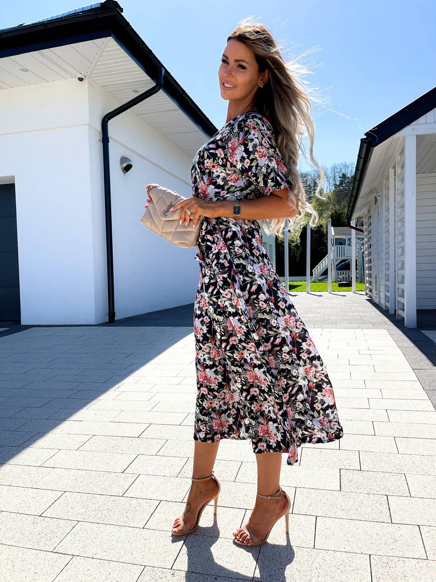 FLORAL FRESH SWEET V-NECK SHORT SLEEVE DRESS