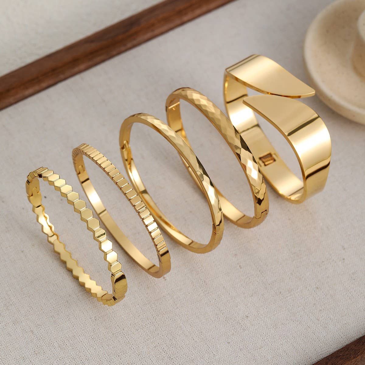 18K GOLD PLATED DIAMOND BRACELET GOLD RETROSTACKING_CWMM3724