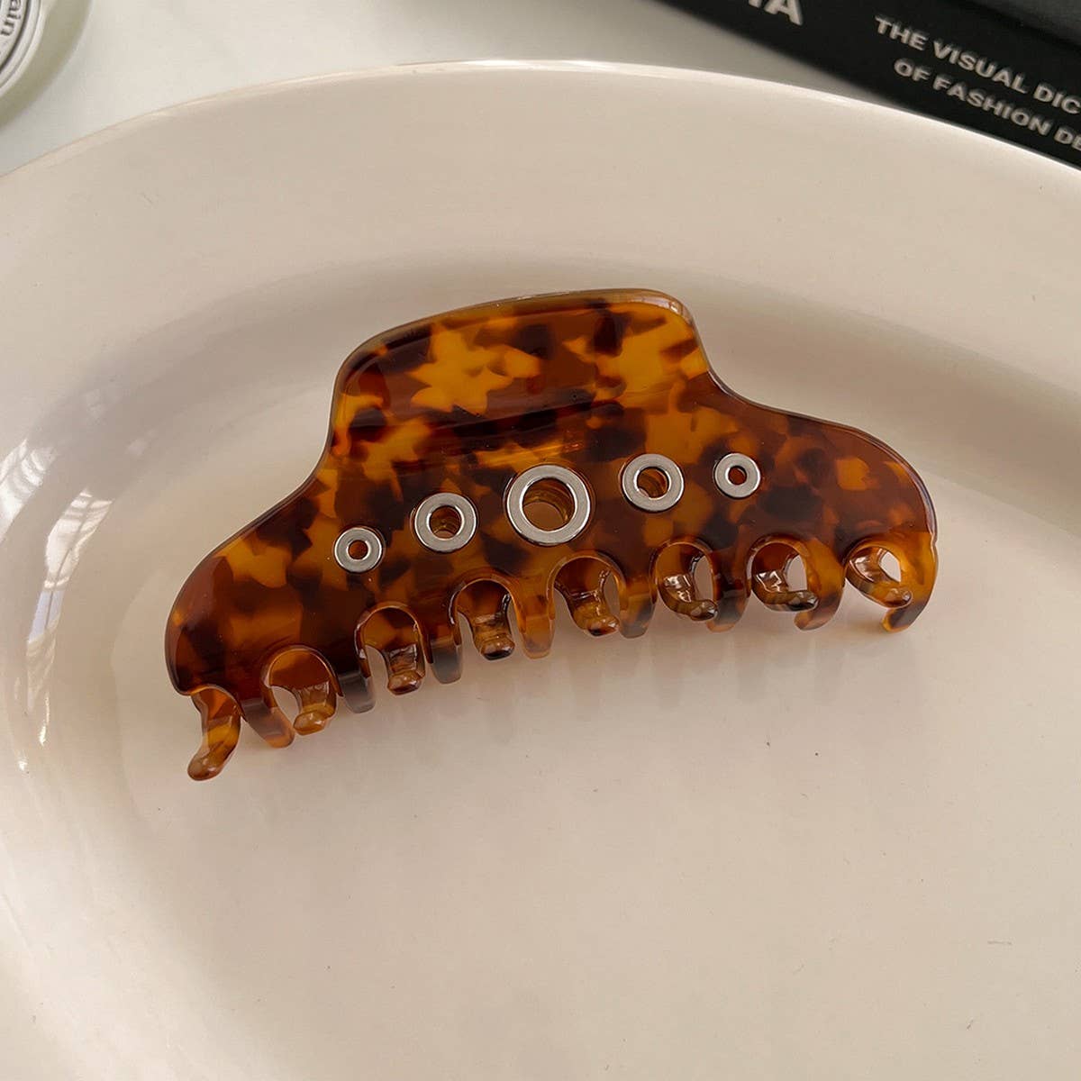 Unique Curved Acetate Claw?Large Hair Volume Grip