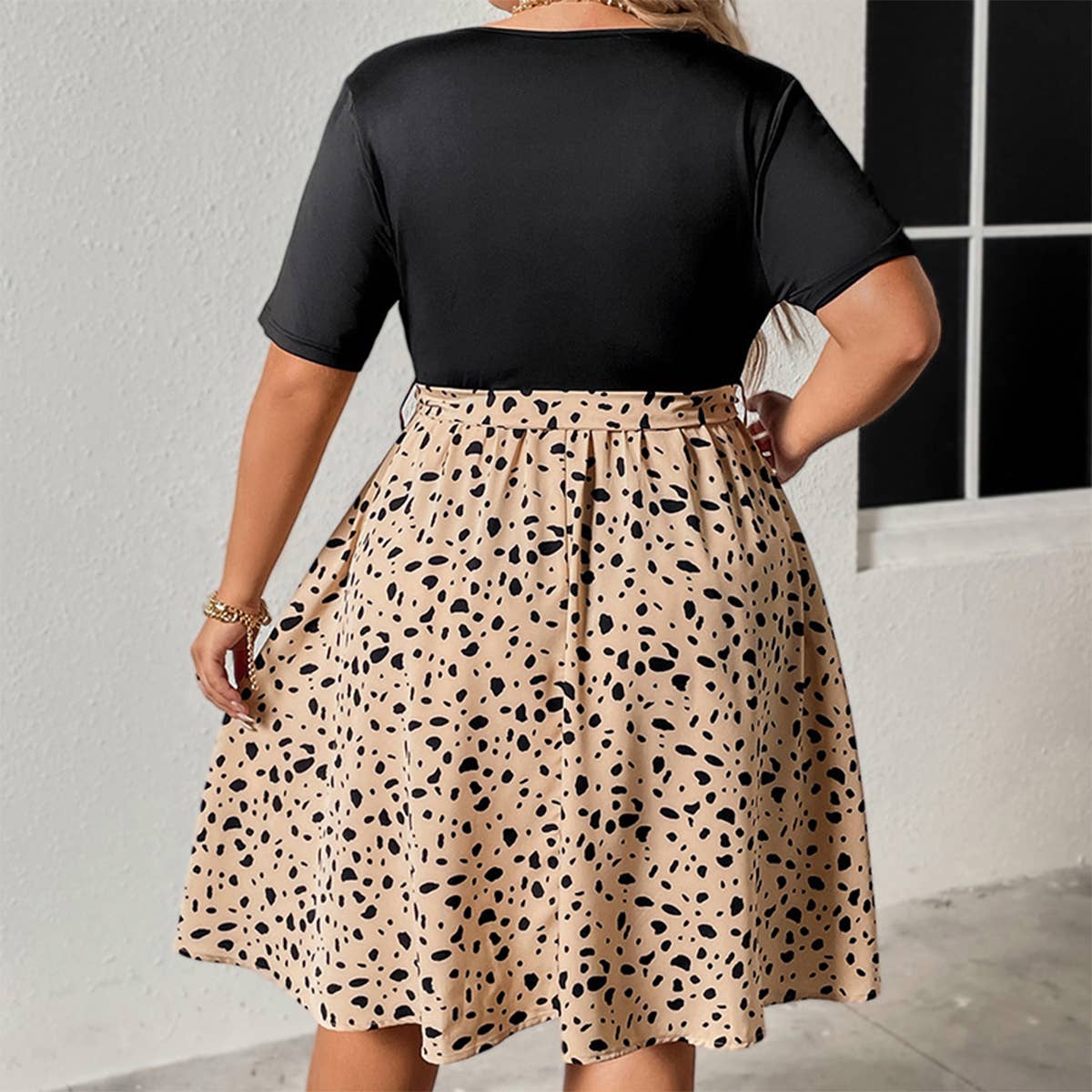 Plus Size V-Neck Tie Waist Ruched Patchwork Dress_CWDMD5978