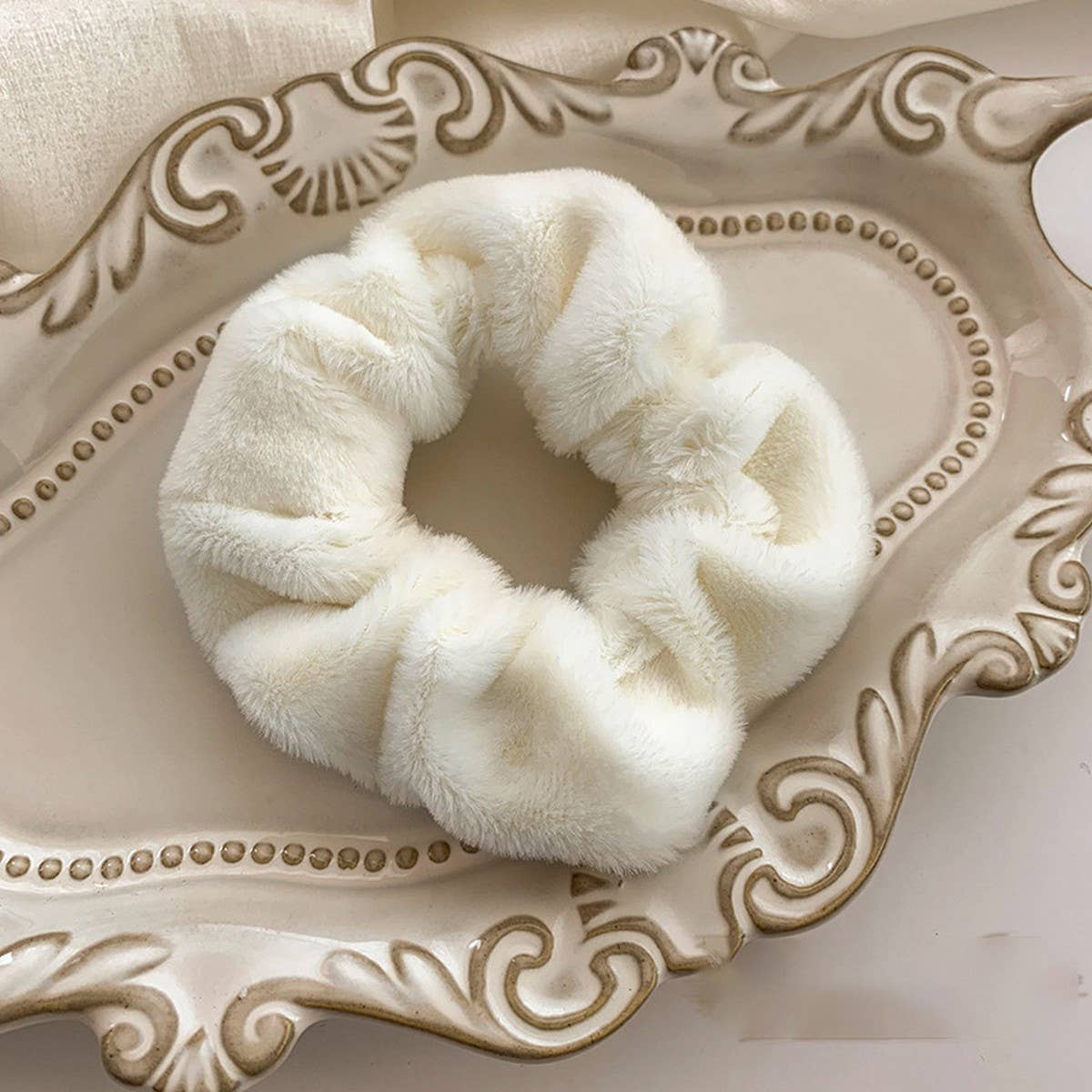 WHITE PLUSH HAIR RING RUBBER BAND HAIR ACCESSORIES
