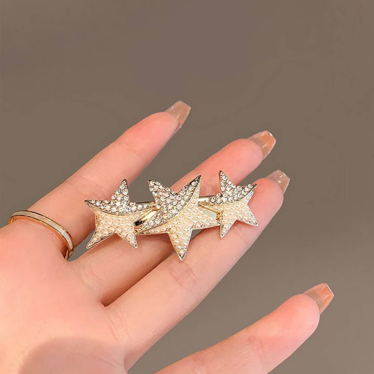 STARFISH FIVE-POINTED STAR PEARL DUCKBILL HAIRPIN_CWAHA4660
