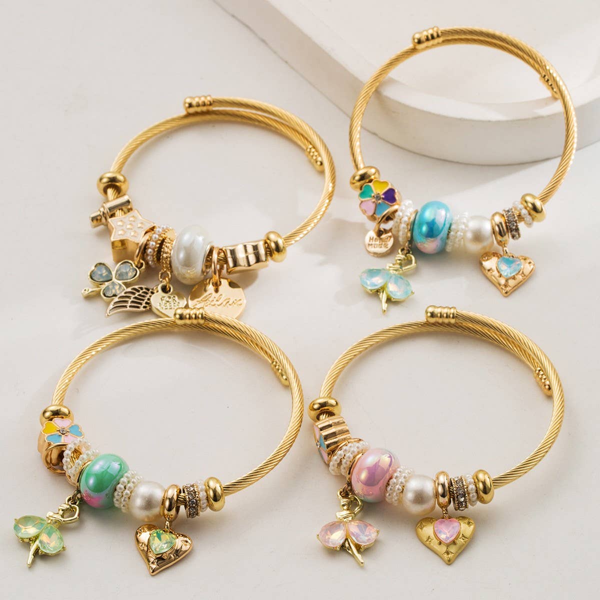 Stylish Stainless Steel Bracelet with Crystal Charms_CWMM860