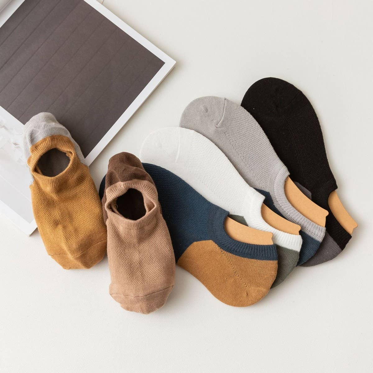 VERSATILE COLORBLOCK MEN'S BREATHABLE SOCKS