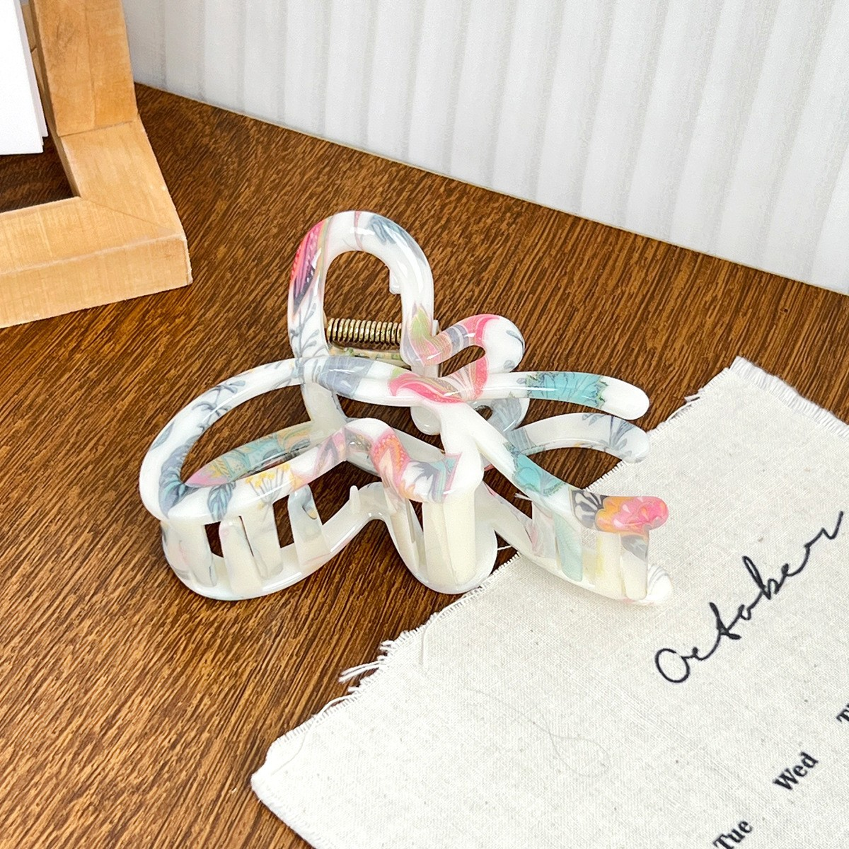 Vintage Floral Claw Clip ? Elegant Chinese Grip