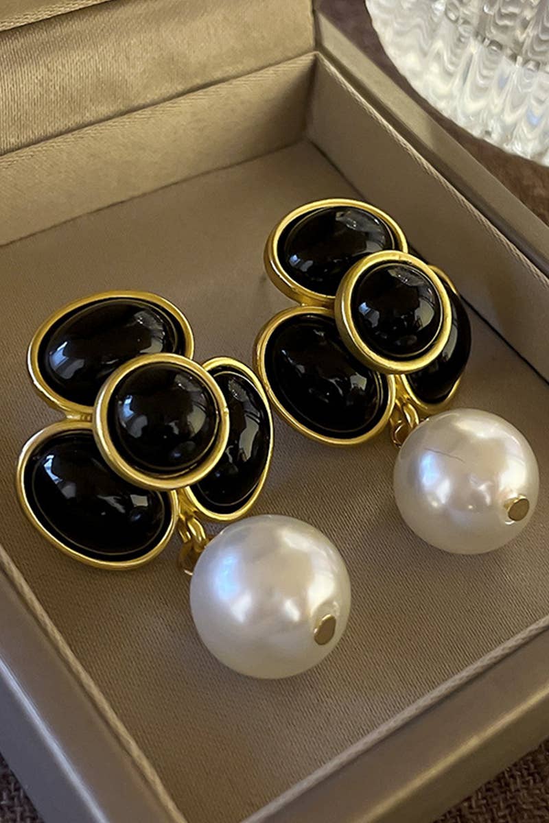 BLACK FLOWER DANGLE EARRINGS_CWAJE0313