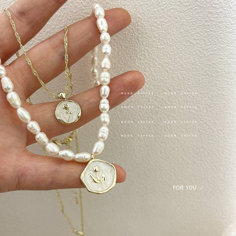 Rose gold coin pendant Freshwater pearl necklace