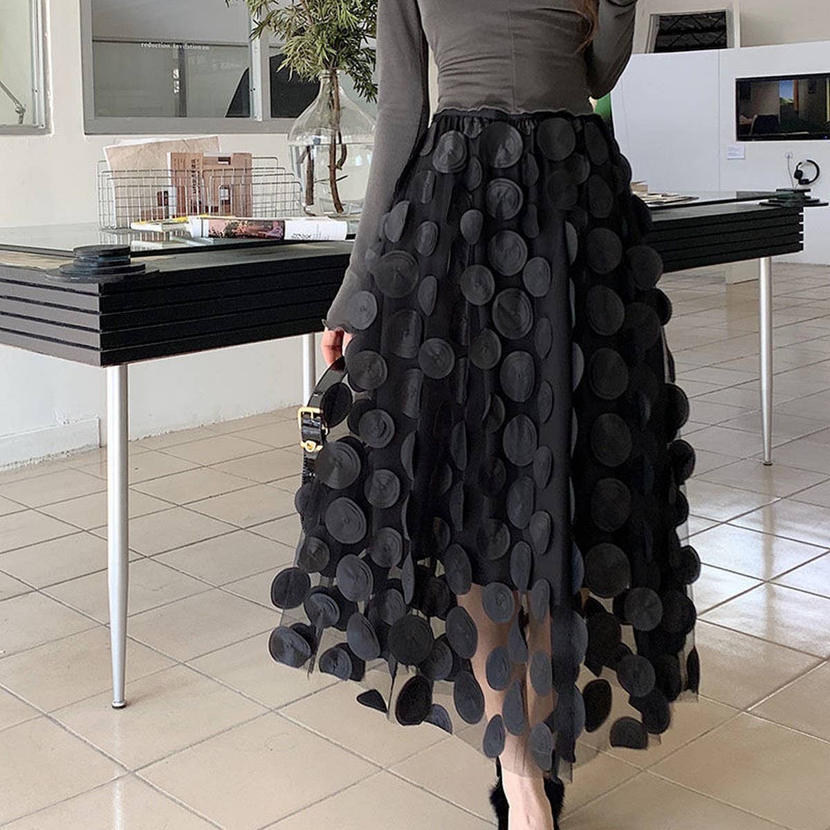 THREE-DIMENSIONAL FLORAL TULLE MESH SKIRT