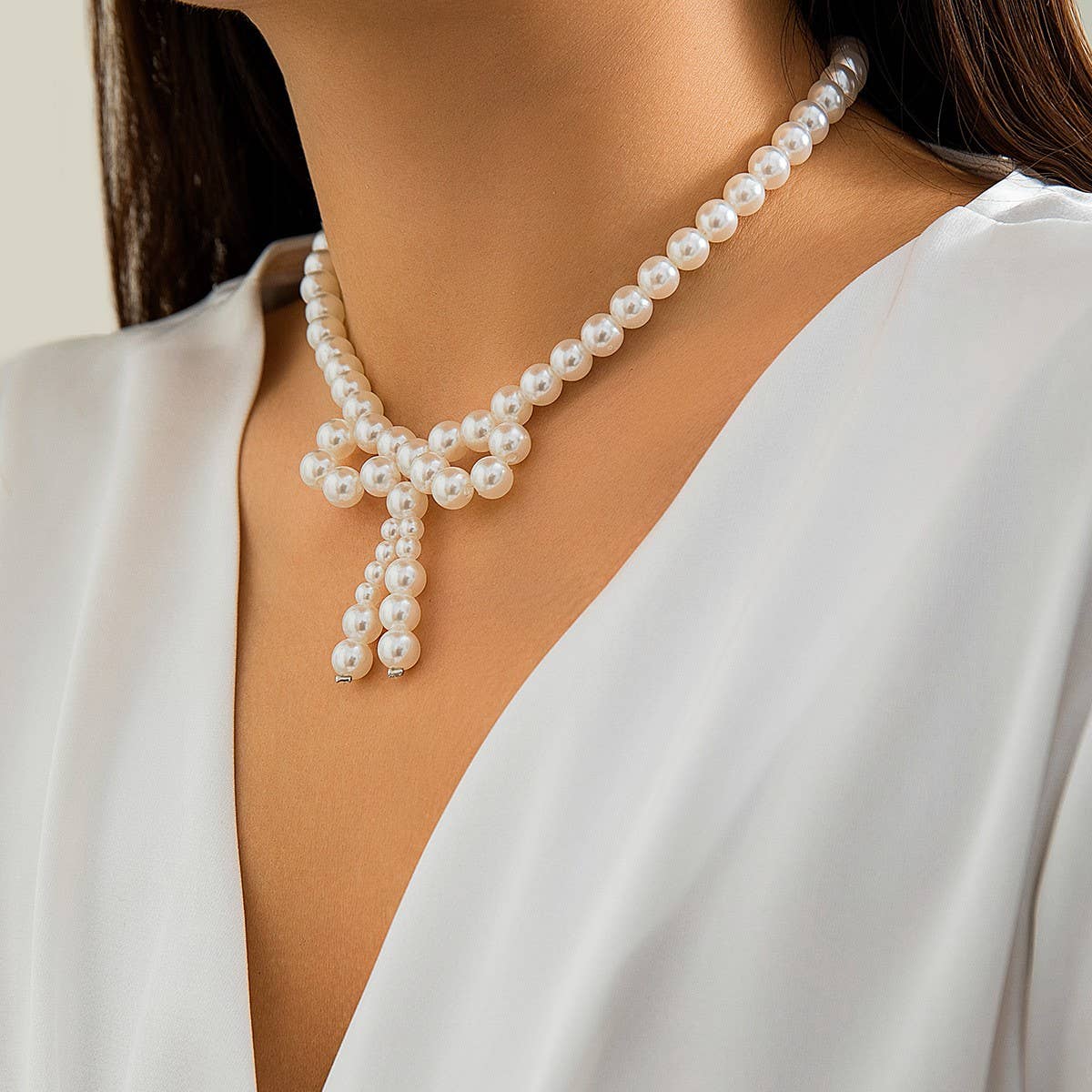 IMITATION PEARL BEADED NECKLACE WITH PEARL BOW