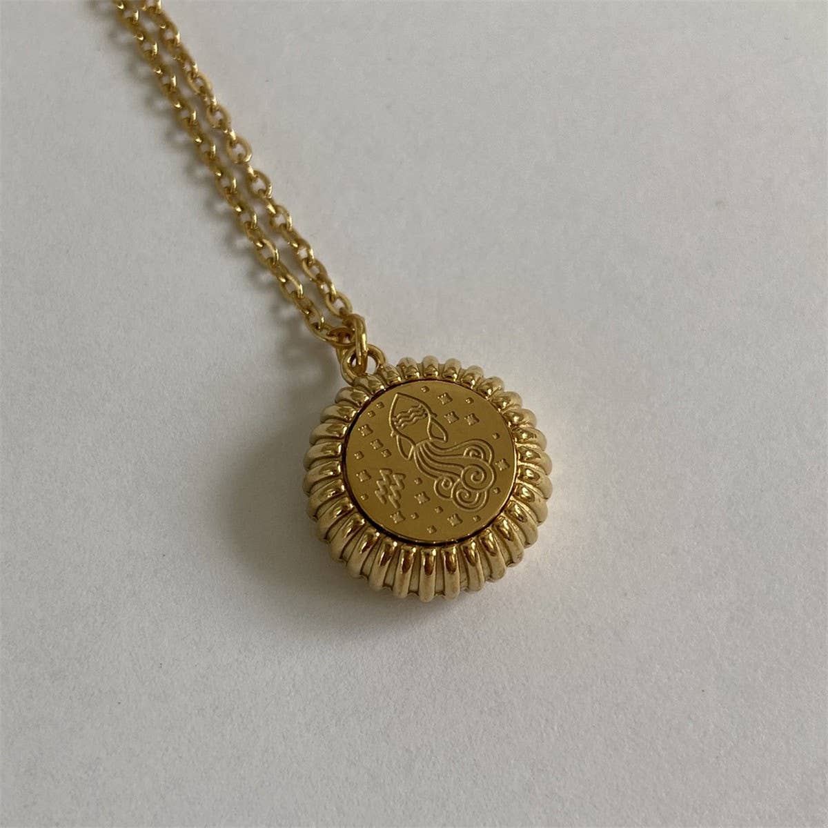 12 Zodiac Signs Round Pendant Necklace_CWMM5539