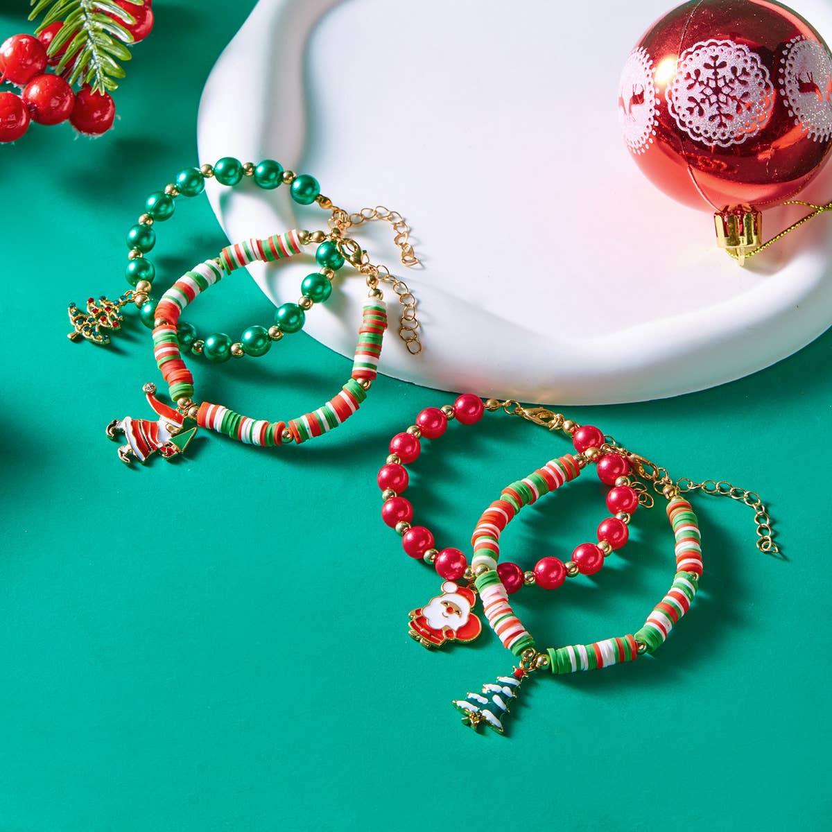 VERSATILE GREEN CHRISTMAS BEADED BRACELET