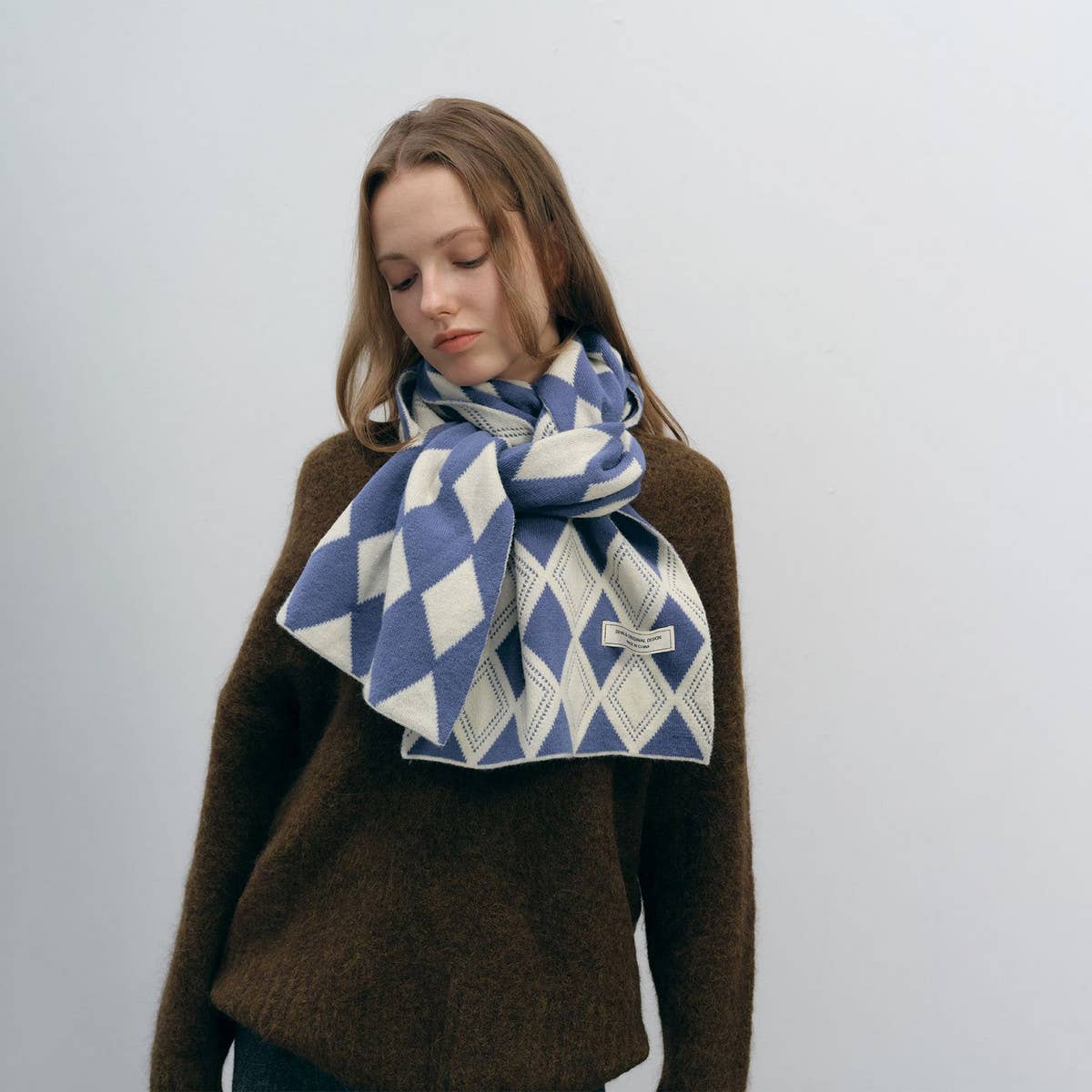 Chic Two-Tone Diamond Knit Scarf ? Cozy Winter