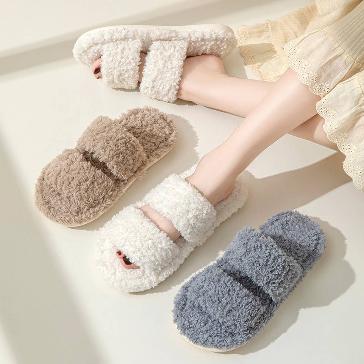HOME CURLY INDOOR OPEN FUR SLIPPERS