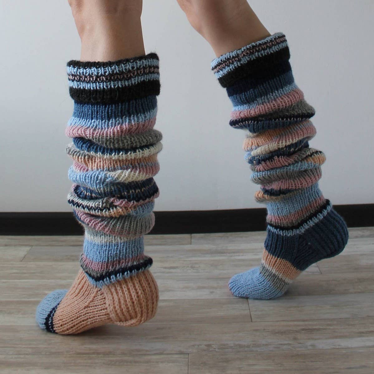 FASHION STRIPED LONG OVER-THE-KNEE SOCKS_CWMS0848