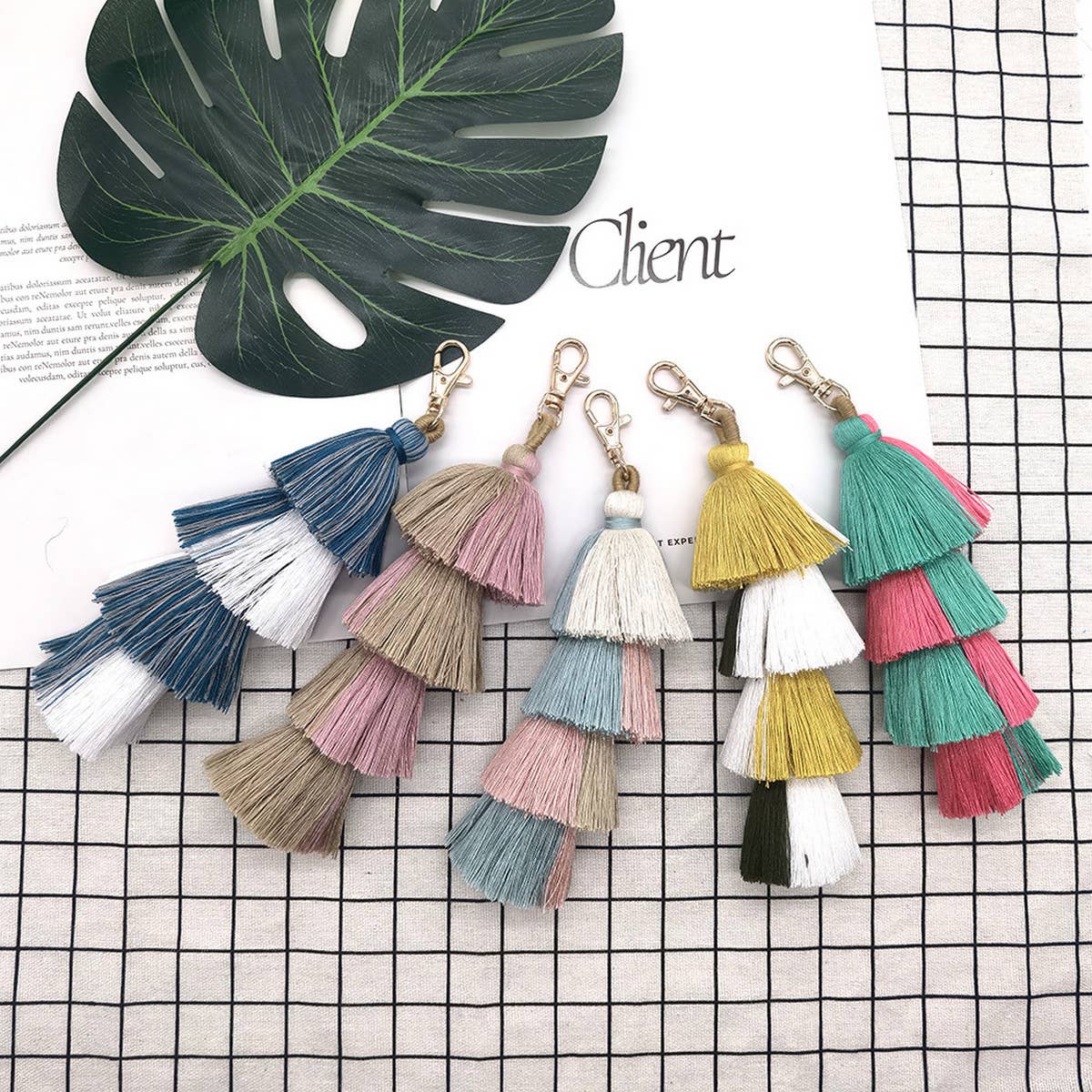 MIXED COLOR TASSEL PENDANT KEYCHAIN