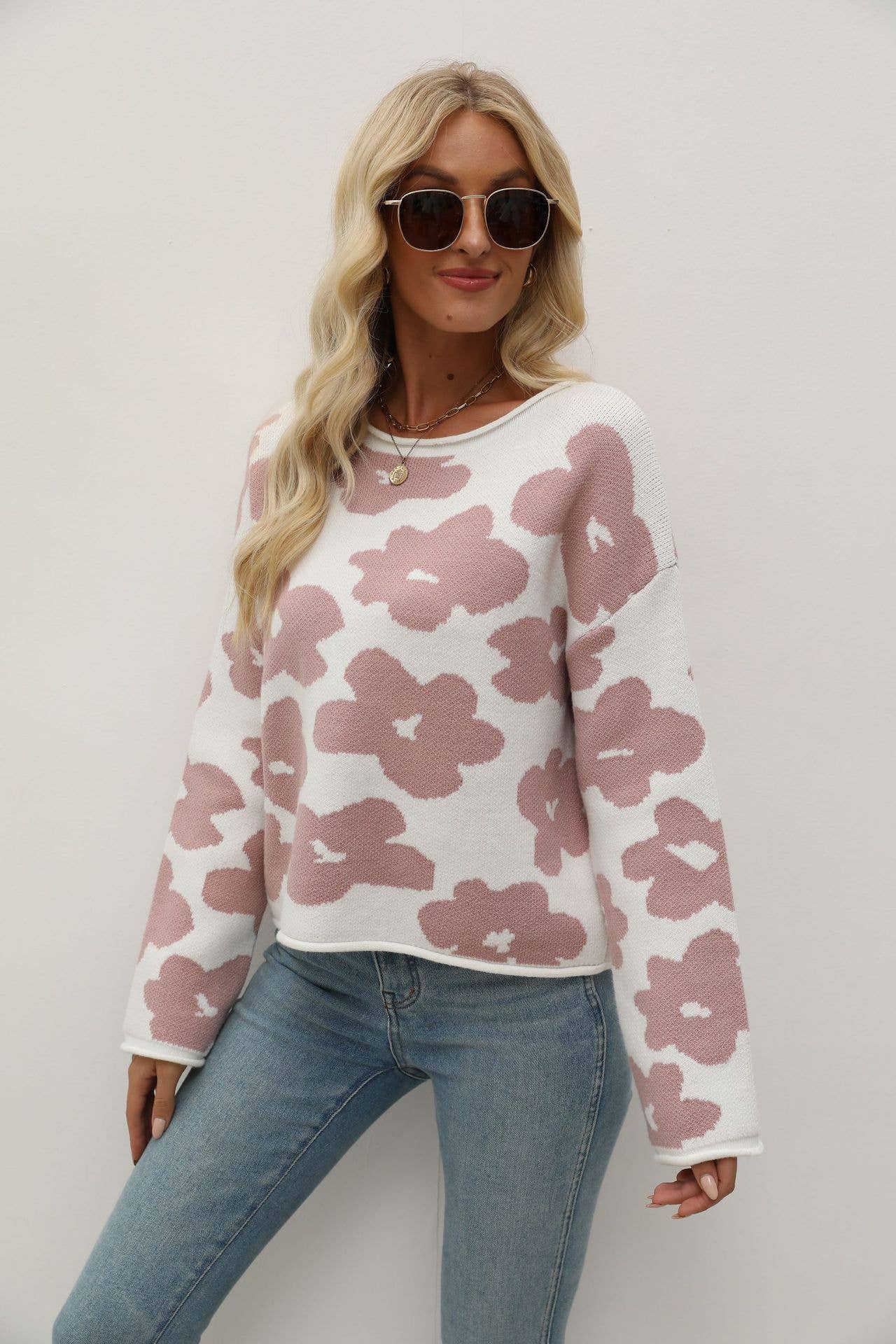 FLORAL JACQUARD SWEATER WITH LINE NECK ROLLED HEM
