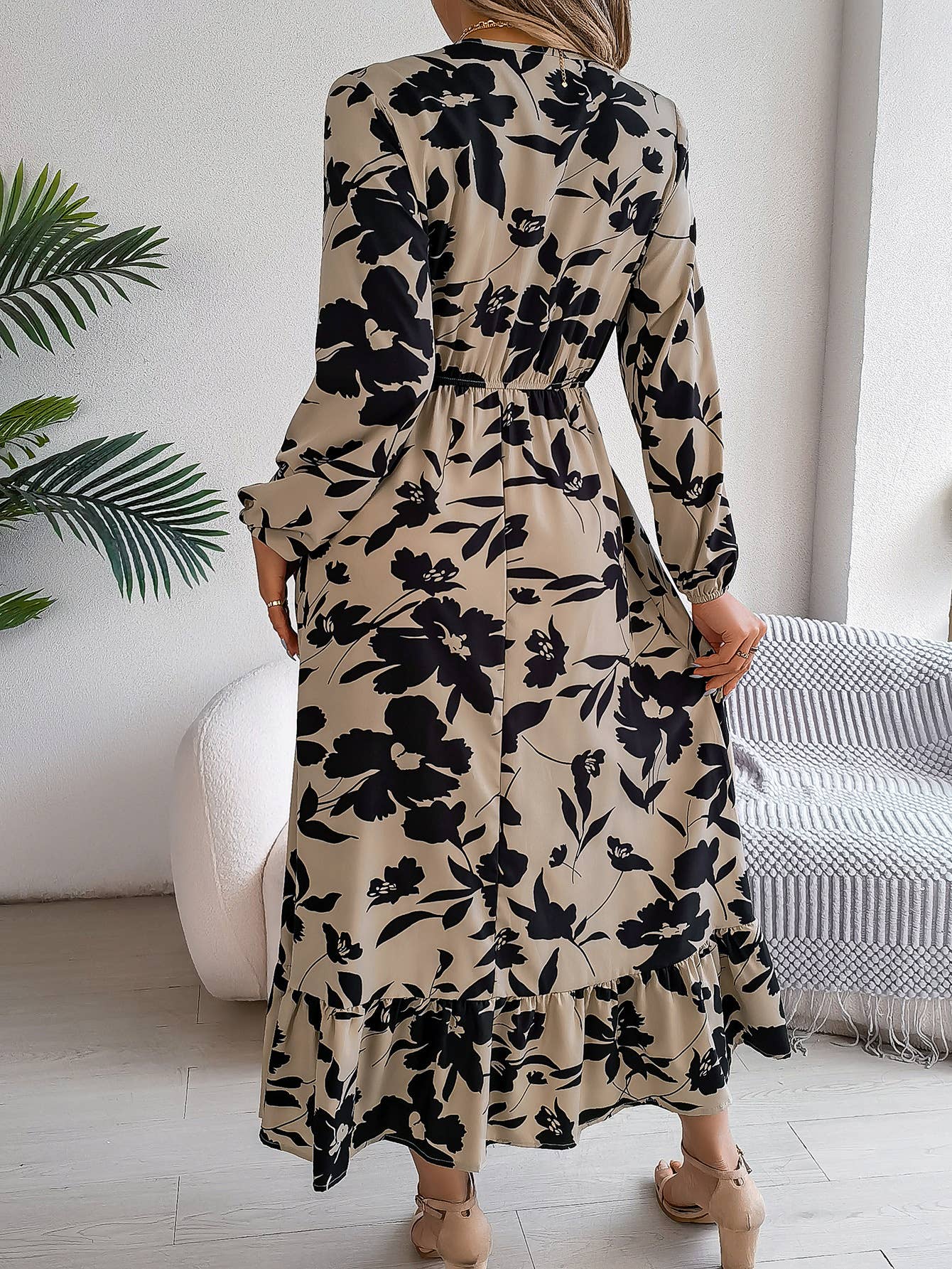 FLORAL LONG SLEEVE PEPLUM DRESS WITH WAIST TUCKED