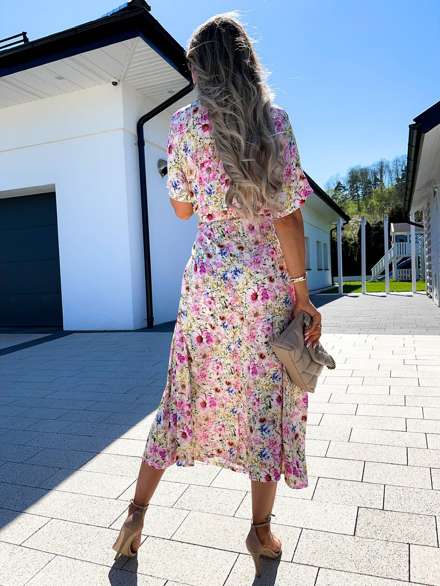 FLORAL FRESH SWEET V-NECK SHORT SLEEVE DRESS