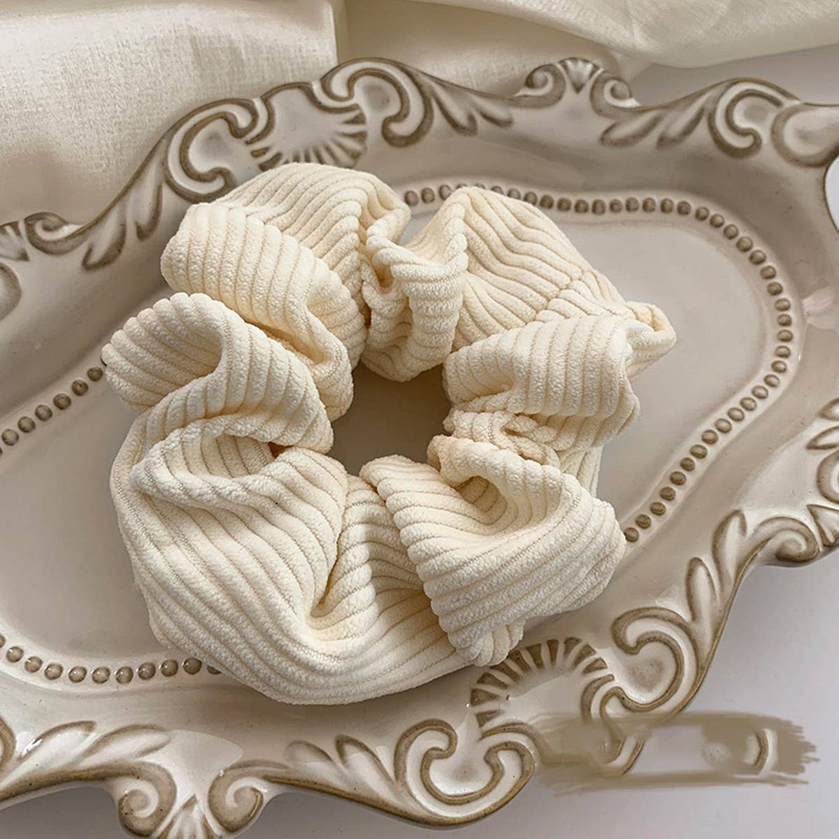 WHITE PLUSH HAIR RING RUBBER BAND HAIR ACCESSORIES
