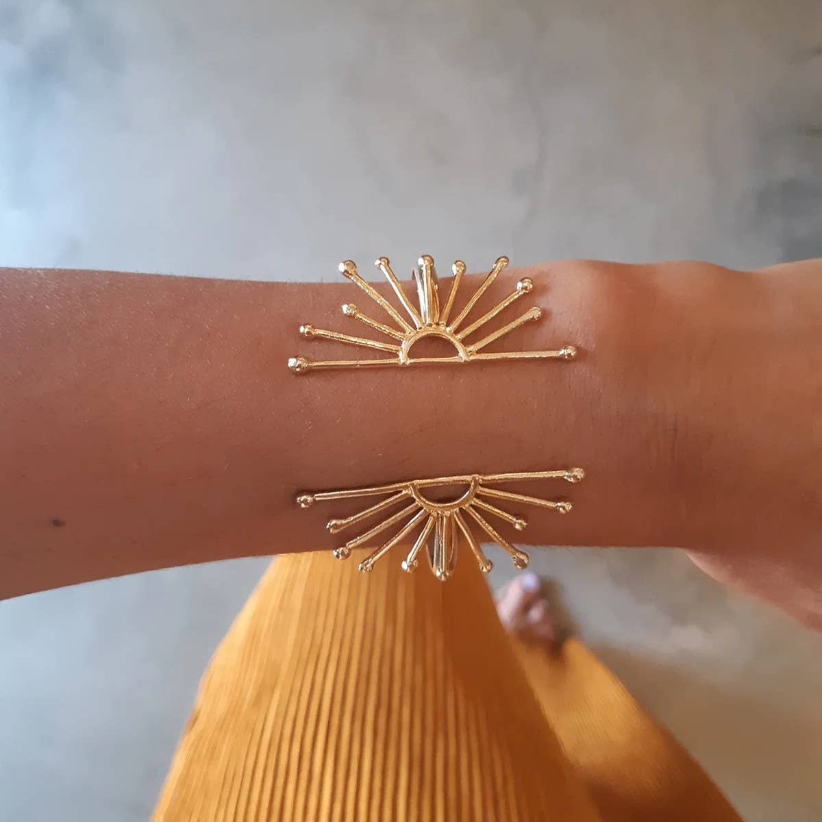 Bold 18K Gold Flower Cuff Bracelet, No Fade_CWAJE4756