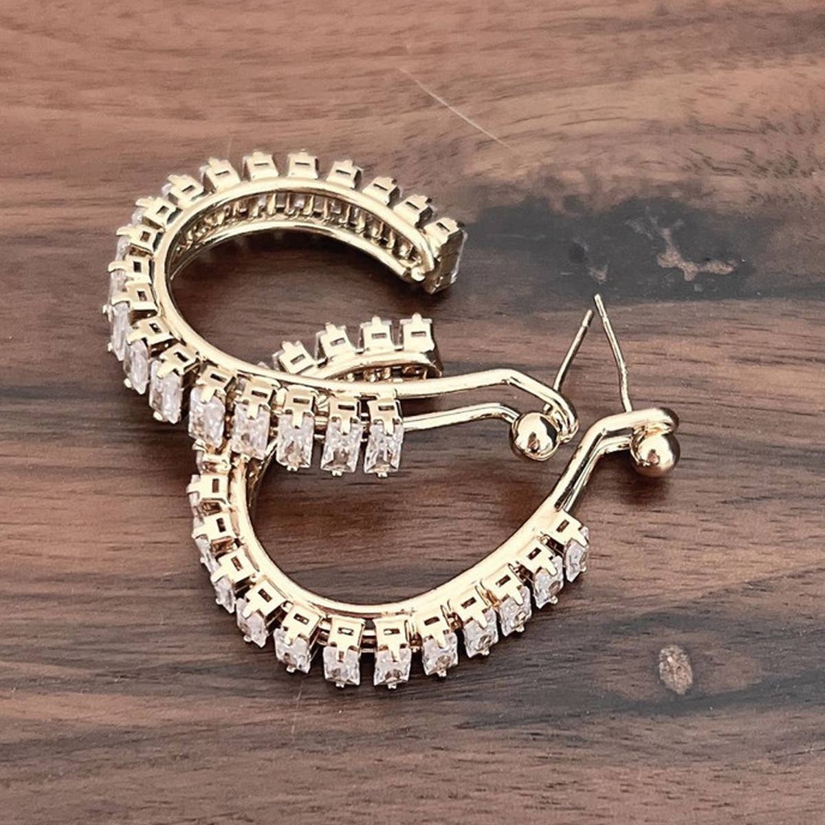 TRENDY HOLLOW HALF ROUND EARRINGS