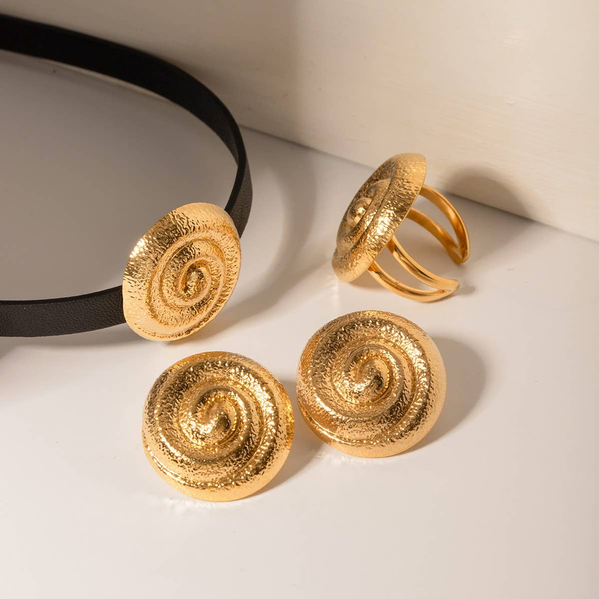 STYLISH HAMMERED SPIRAL HOOP THREE-PIECE SET_CWAJE1372