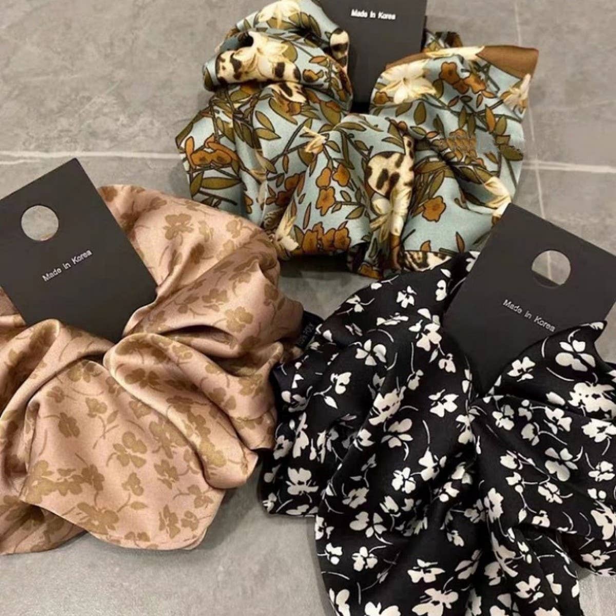 NEW RETRO GENTLE FLOWER HAIR SCRUNCHIES_CWAHA1741