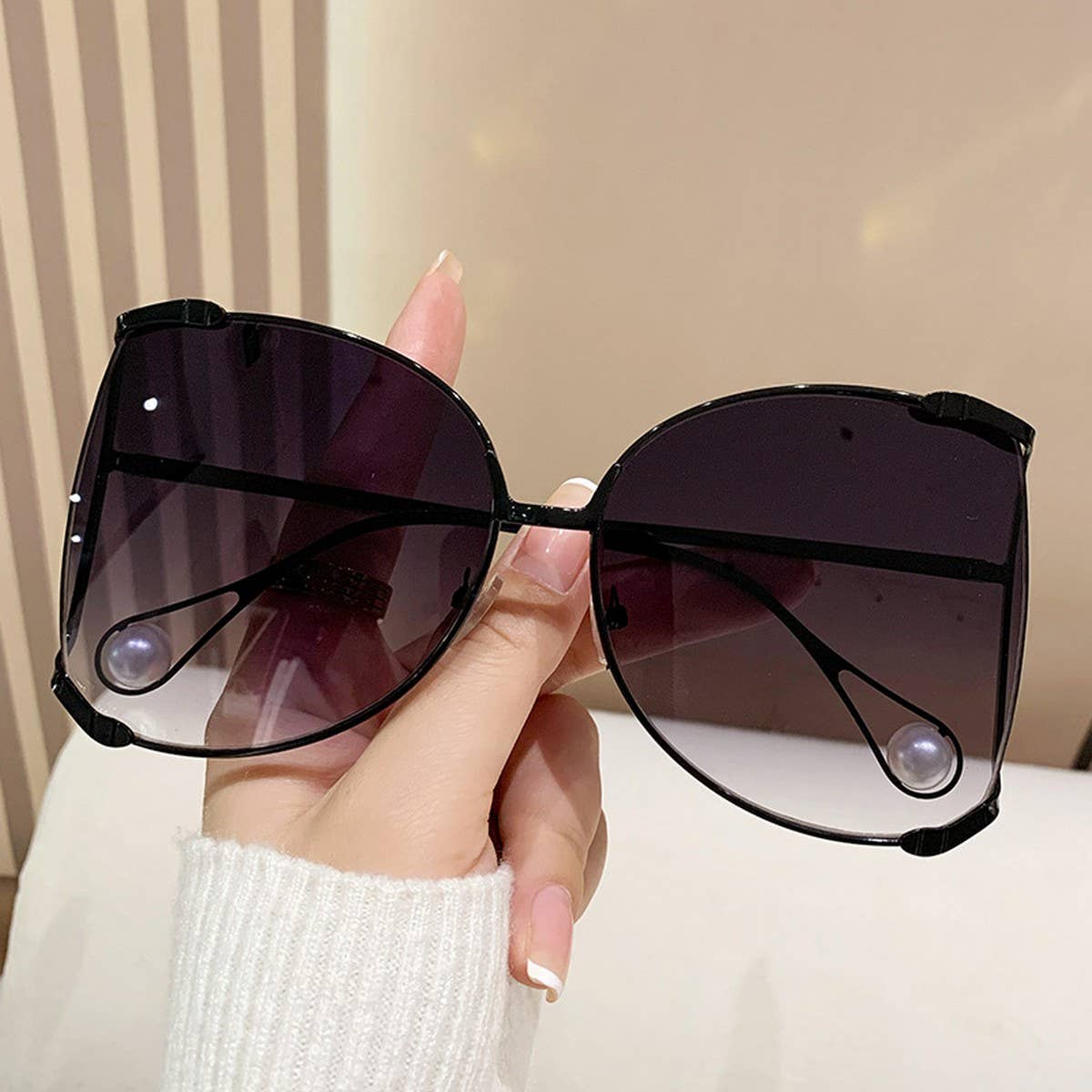 LARGE-FRAME SUNGLASSES WITH PEARLS ANTI-UV_CWASG0343