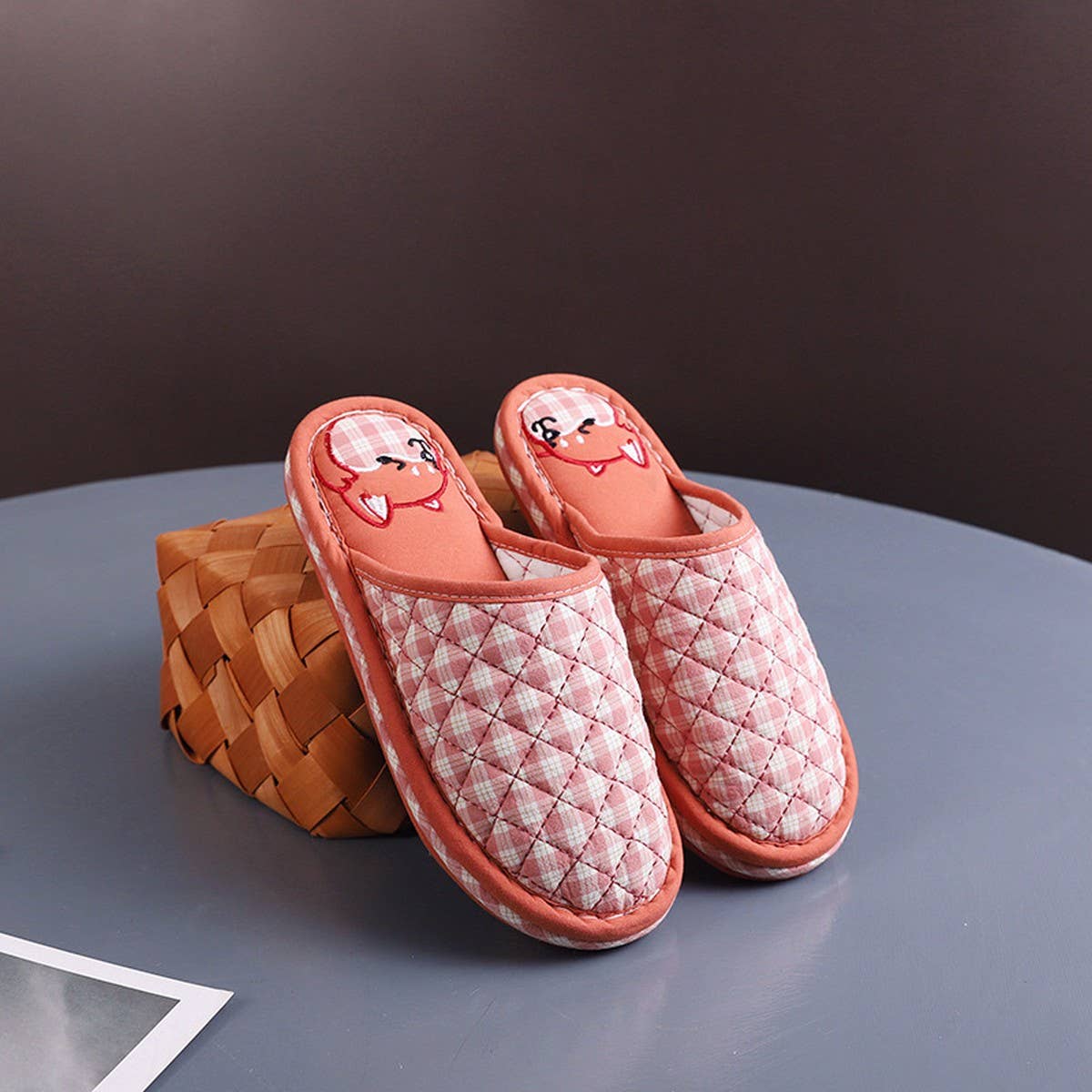 Plaid Cartoon Closed-Toe Home Slippers_CWSHF0207