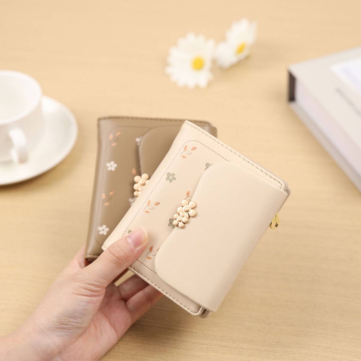 FLORAL TRI-FOLD COIN PURSE_CWAB2336