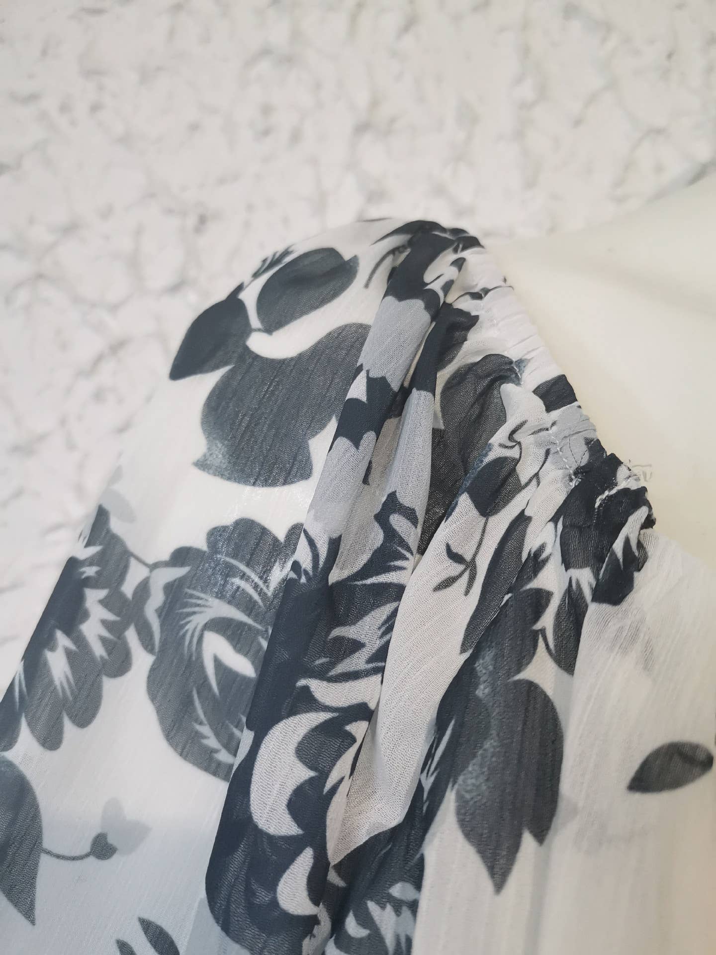 Floral puffed sleeve chiffon crop top