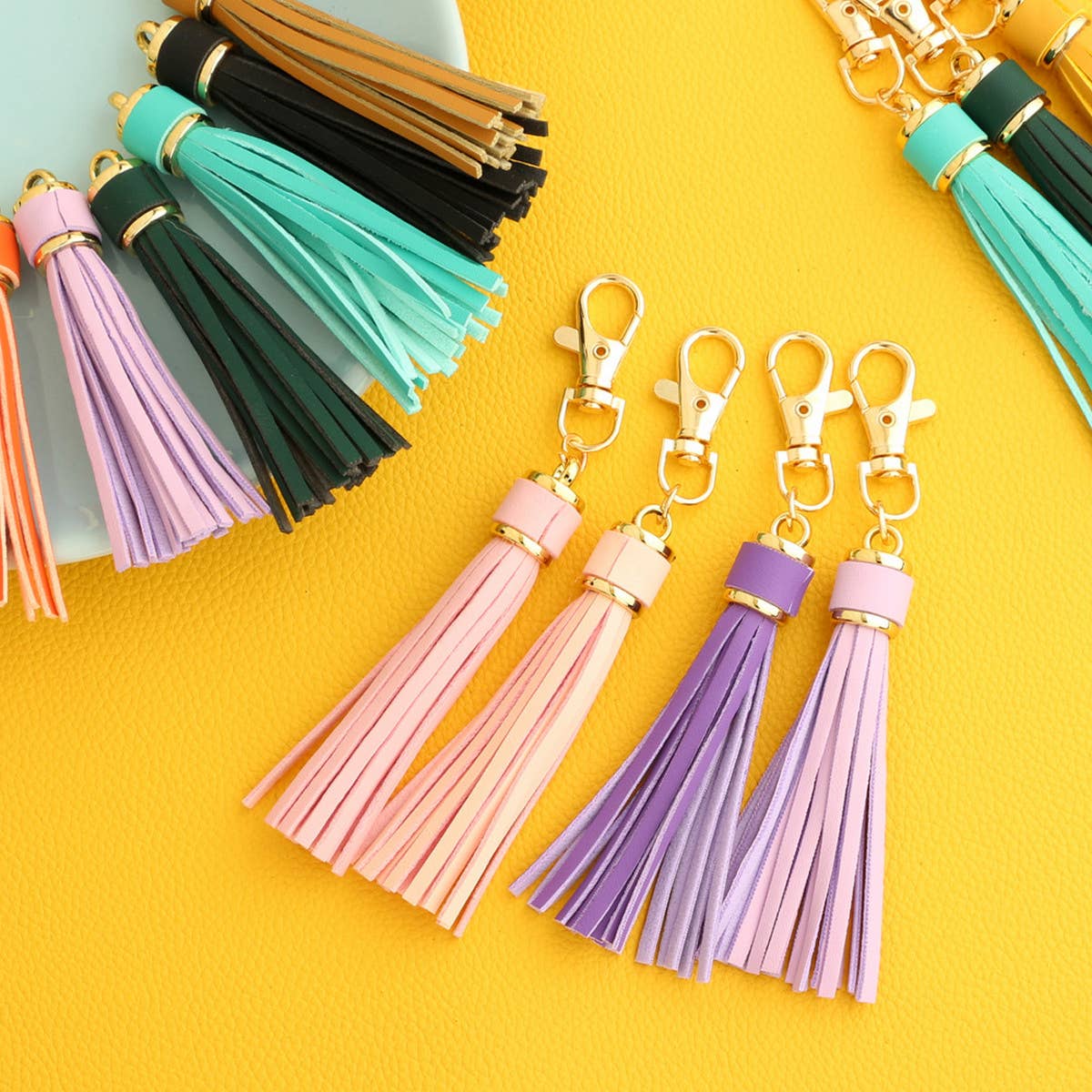 TASSEL LEATHER KEYCHAIN ACCESSORY