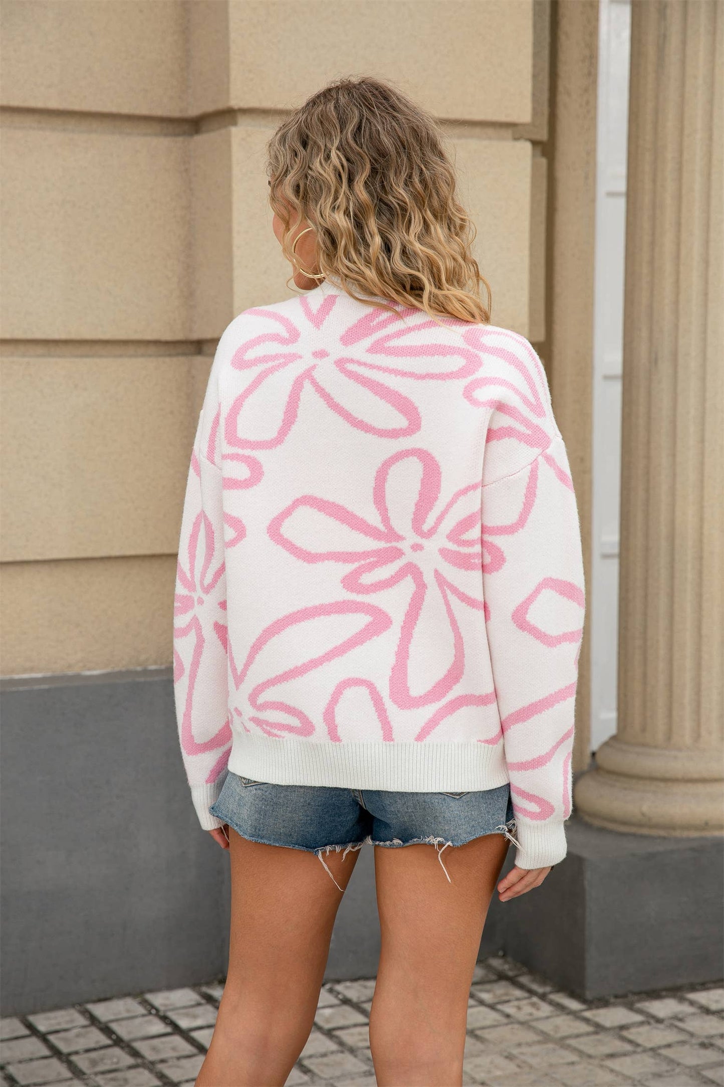 Flower-contrasting color loose knitted sweater