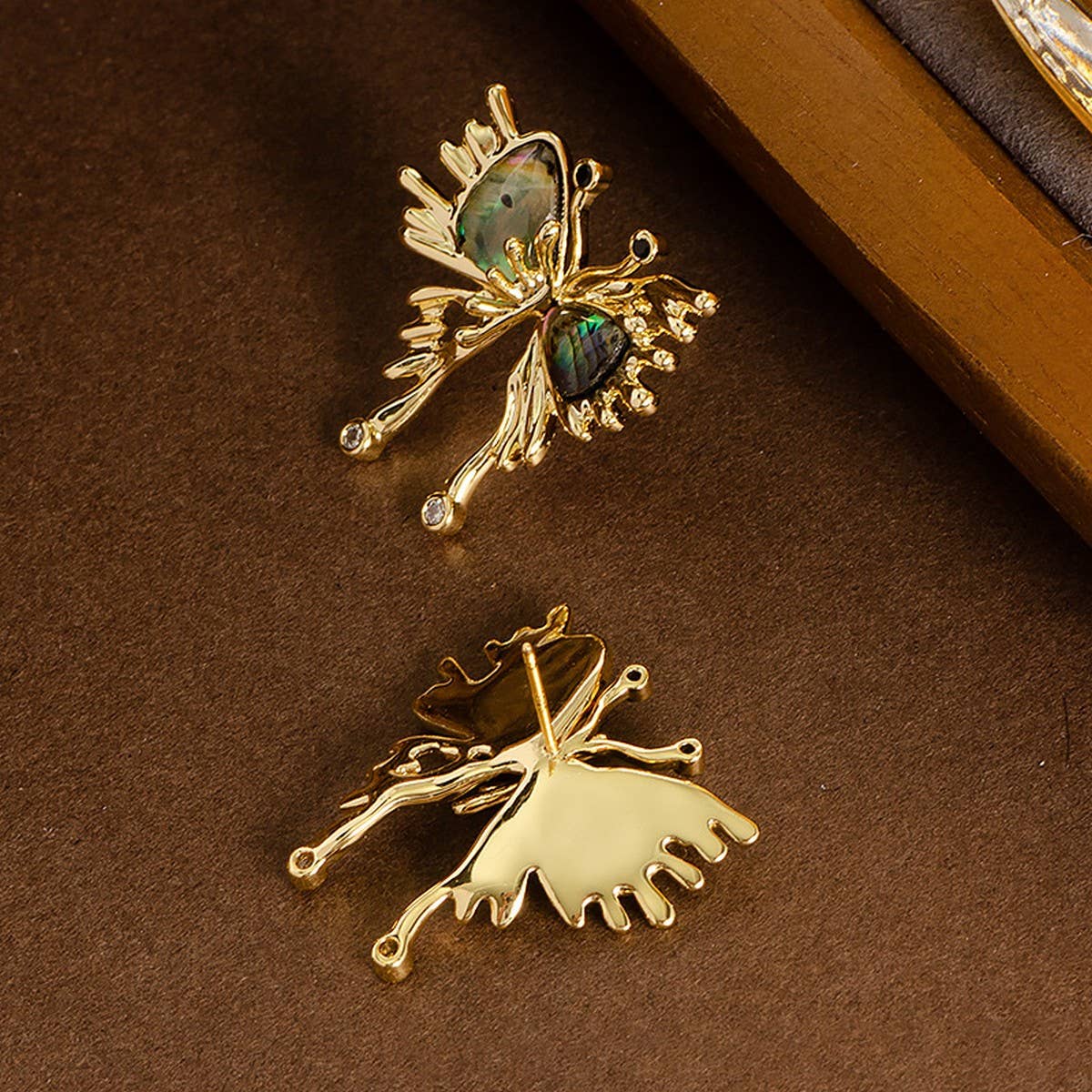 ABALONE BUTTERFLY EARRINGS WITH DIAMOND ANDZIRCONIA_CWMM4352