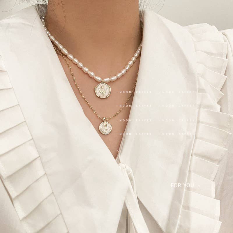 Rose gold coin pendant Freshwater pearl necklace