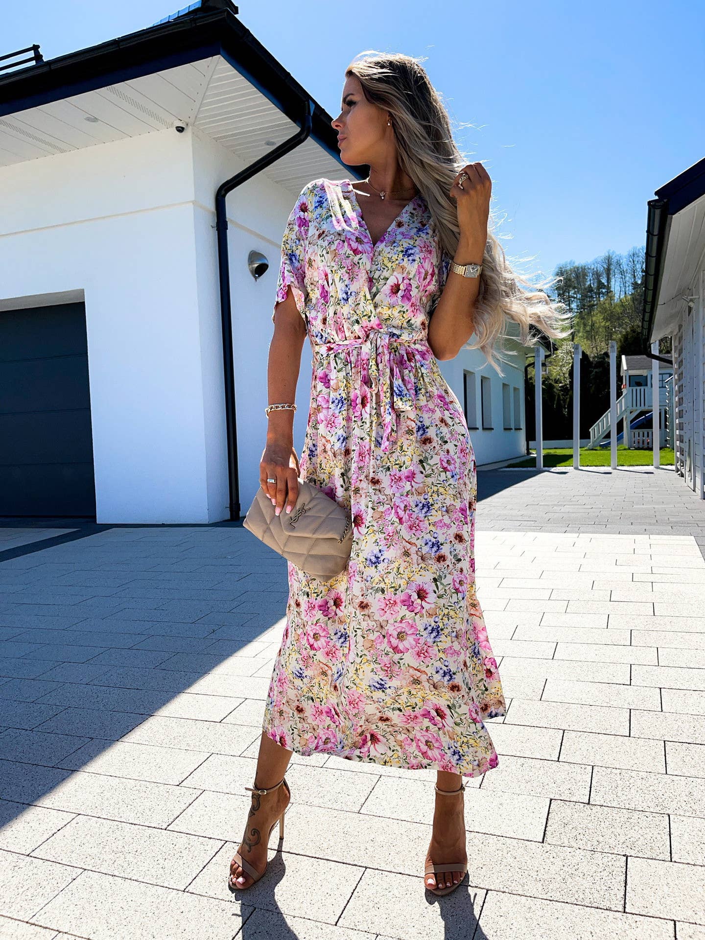 FLORAL FRESH SWEET V-NECK SHORT SLEEVE DRESS
