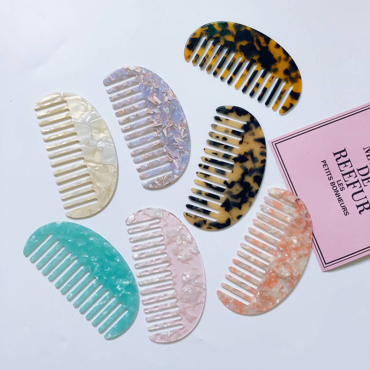 CUTE AND CUTE HAIR COMB