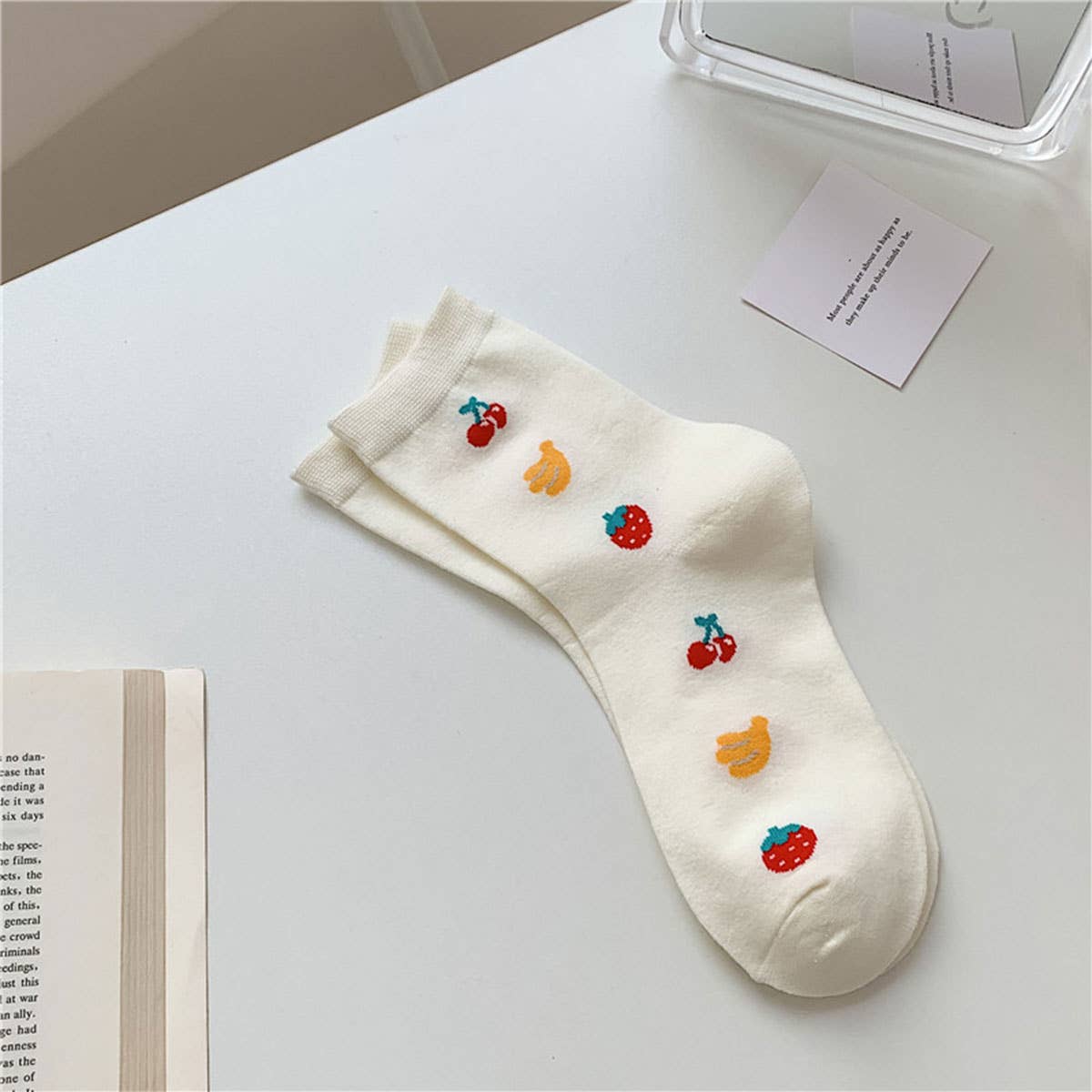 MILKY WHITE DOODLE SMILEY PATTERN CREW SOCKS