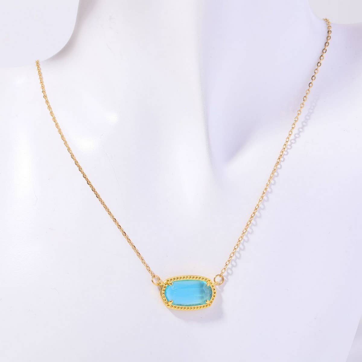CREATIVE DECEMBER CRYSTAL PENDANT NECKLACE