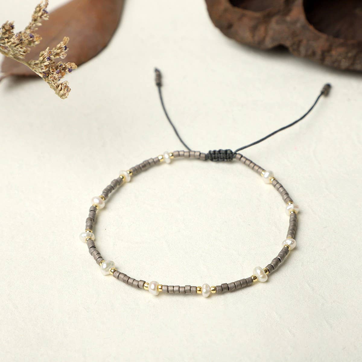 CWAJE4557_HAND-WOVEN FRESHWATER PEARL BRACELET
