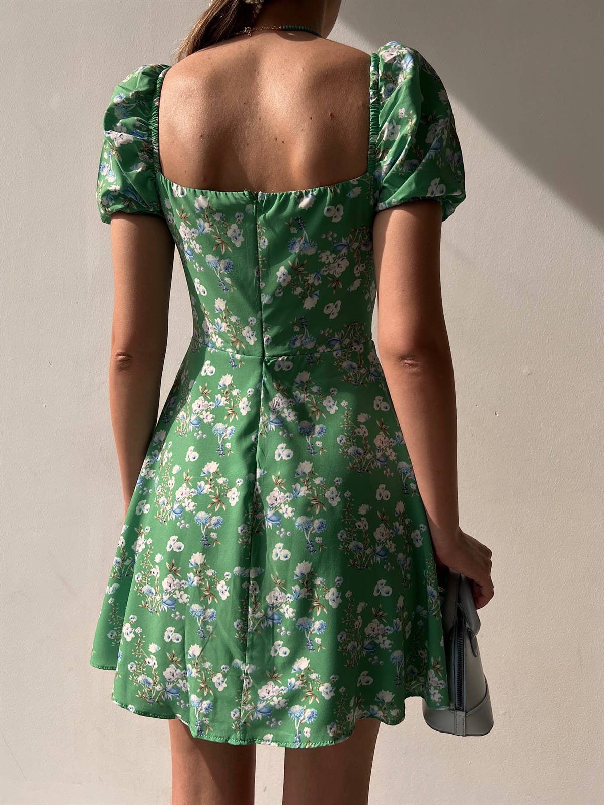 FLORAL V-NECK SPLIT DRESS WITH PUFFED SLEEVES