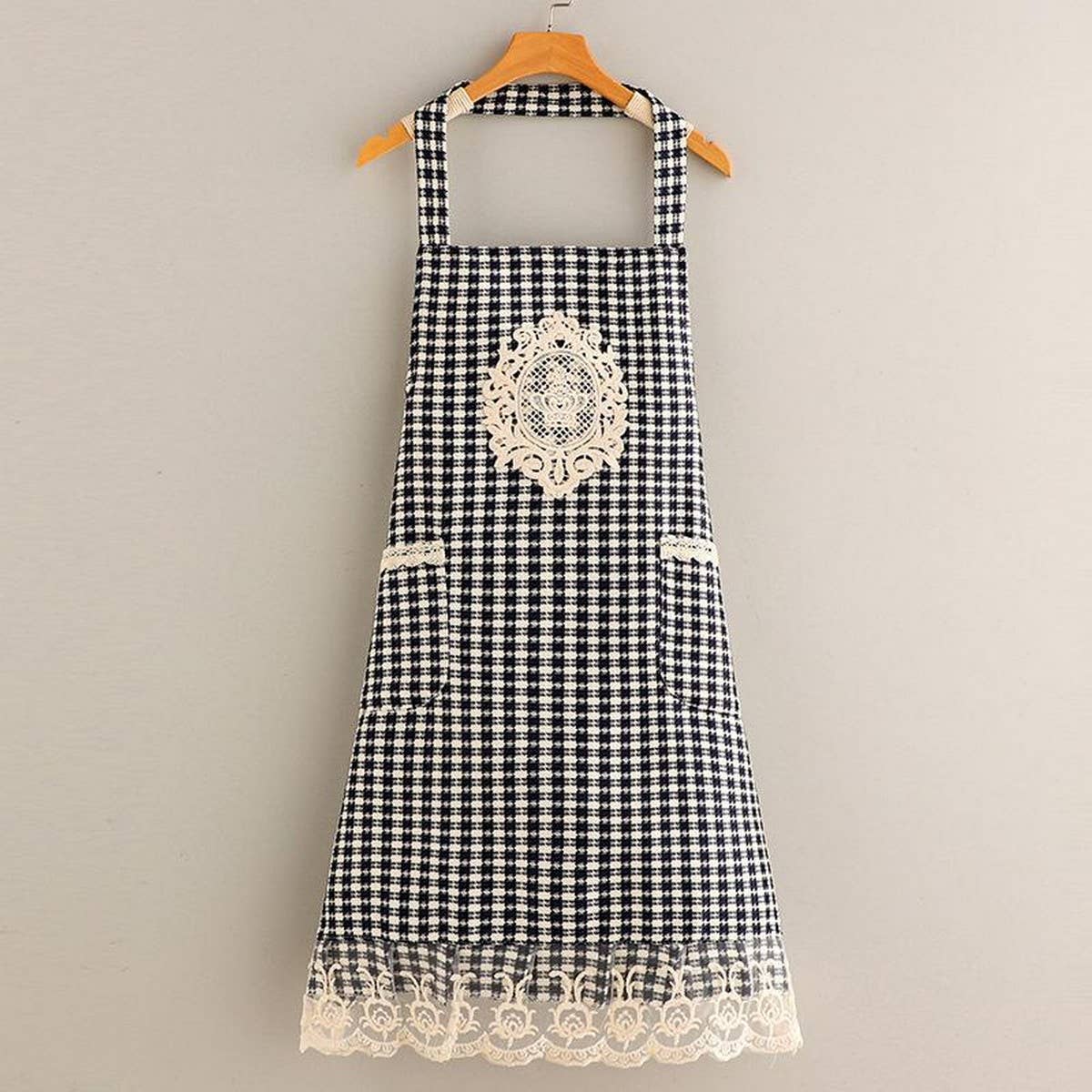 Plaid Lace Princess apron with pockets bulk_CWMM2042