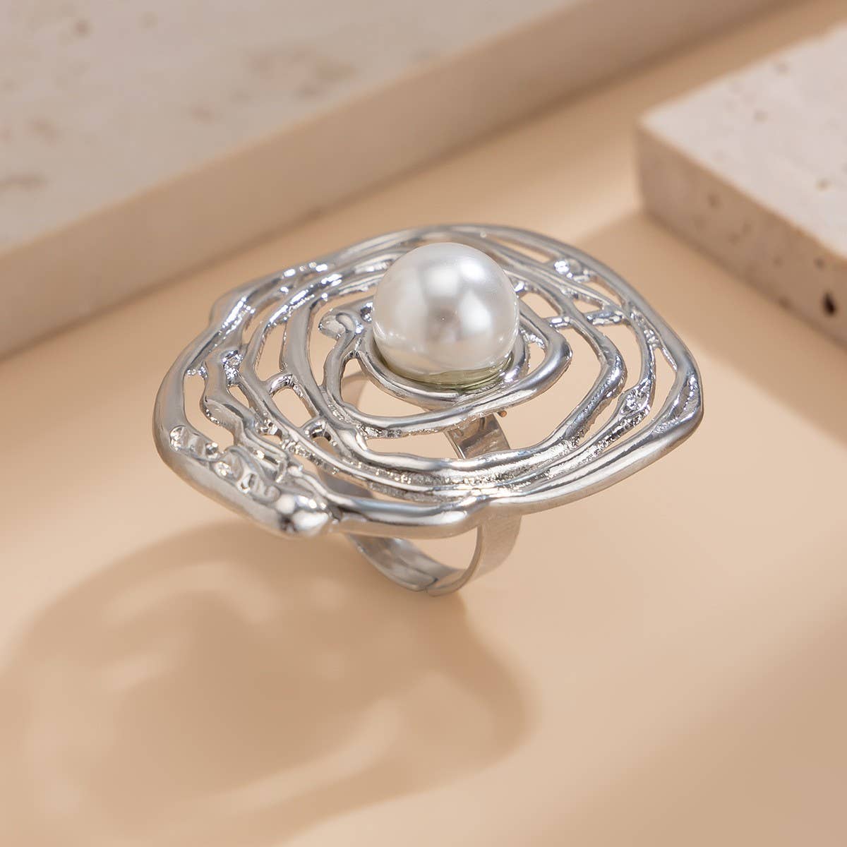 IRREGULAR GEOMETRIC ELLIPSE ALLOY WINDING RING
