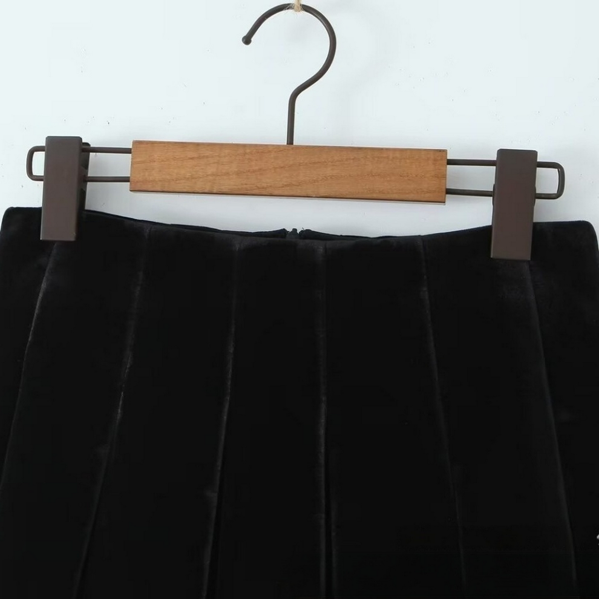 Women?™s Velvet Panel Pleated Skirt, Casual Look_CWDSD8339