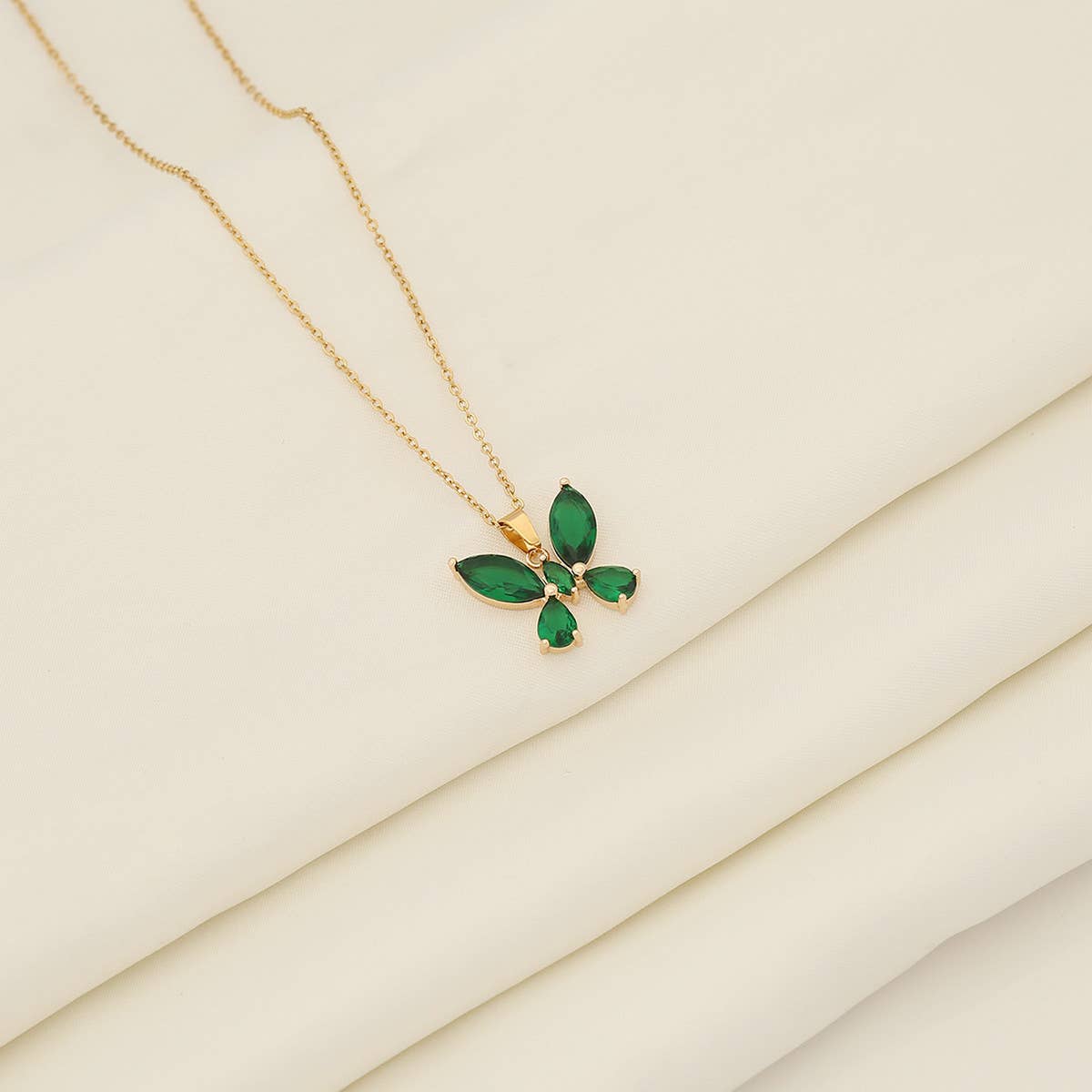 STYLISH BUTTERFLY COLLARBONE CHAIN NECKLACE_CWAHA0875