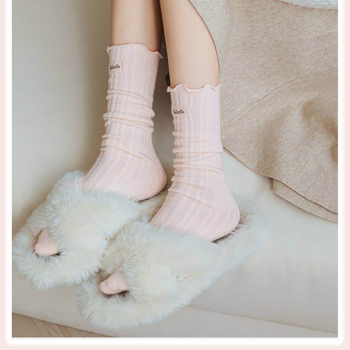 WOMEN FLOWER EAR EDGE LONG CREW SOCKS