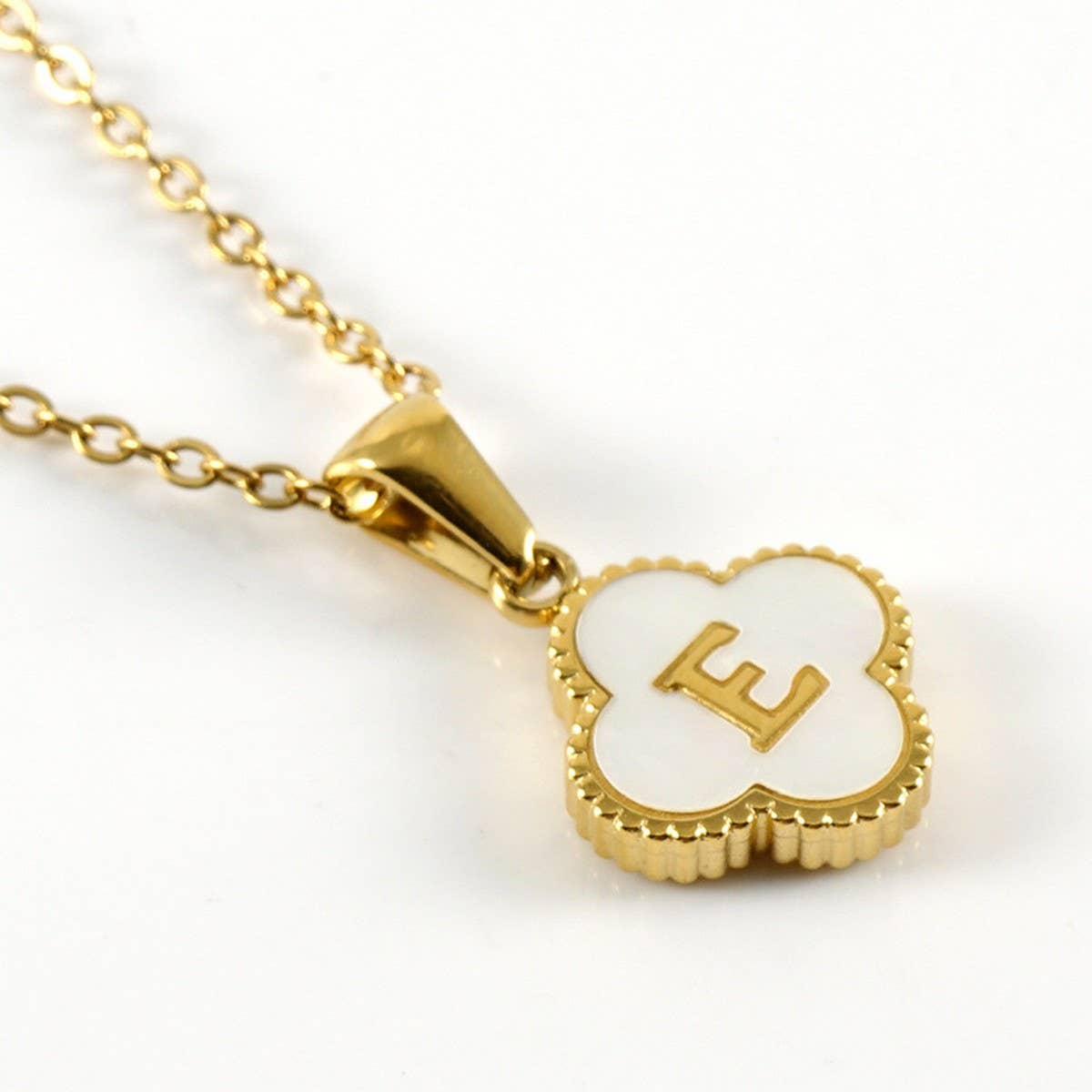 FOUR LEAF CLOVER 26 LETTER SHELL PENDANT NECKLACE